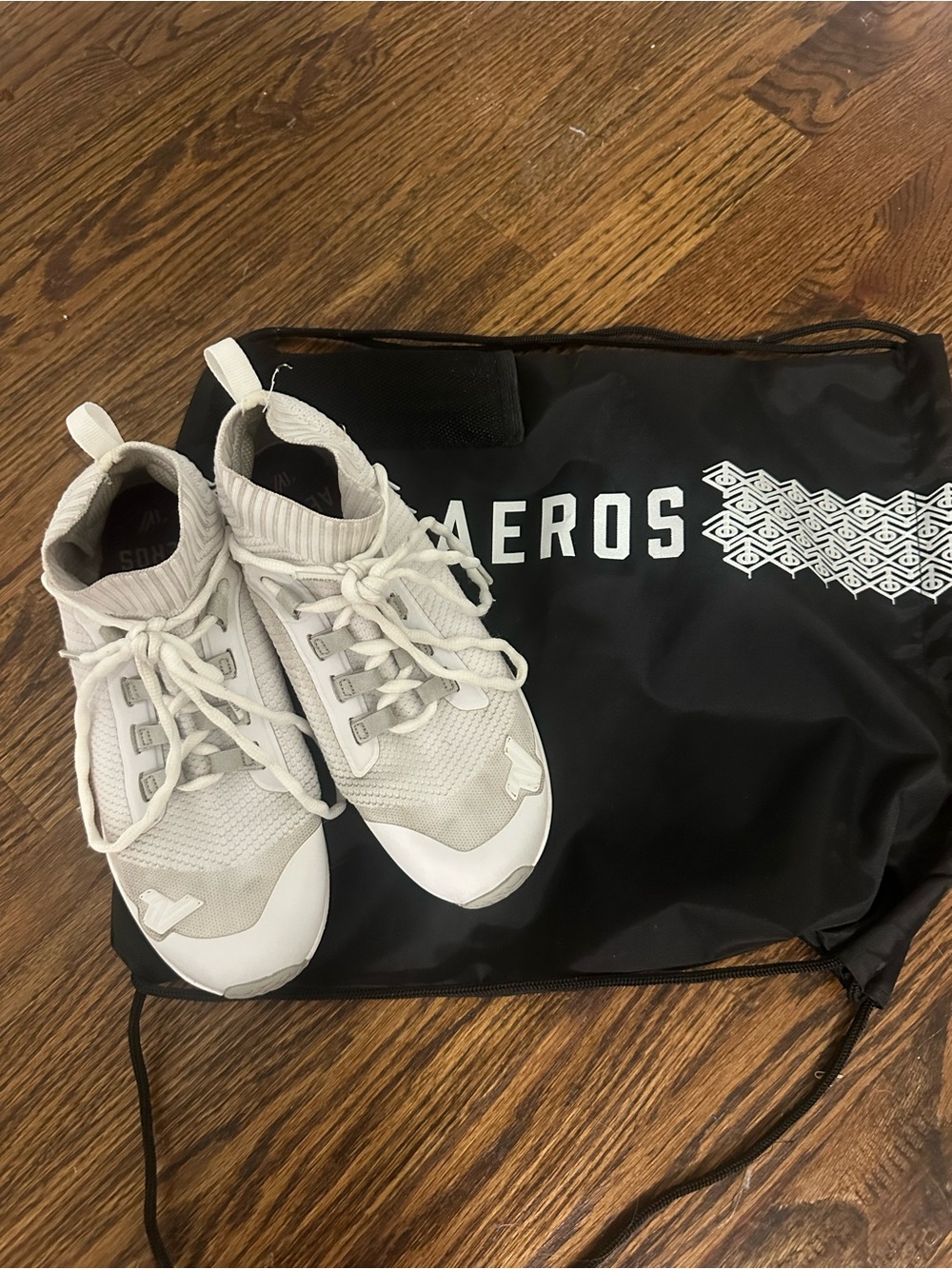 Aeros Cheer shoes  White  Sneakers